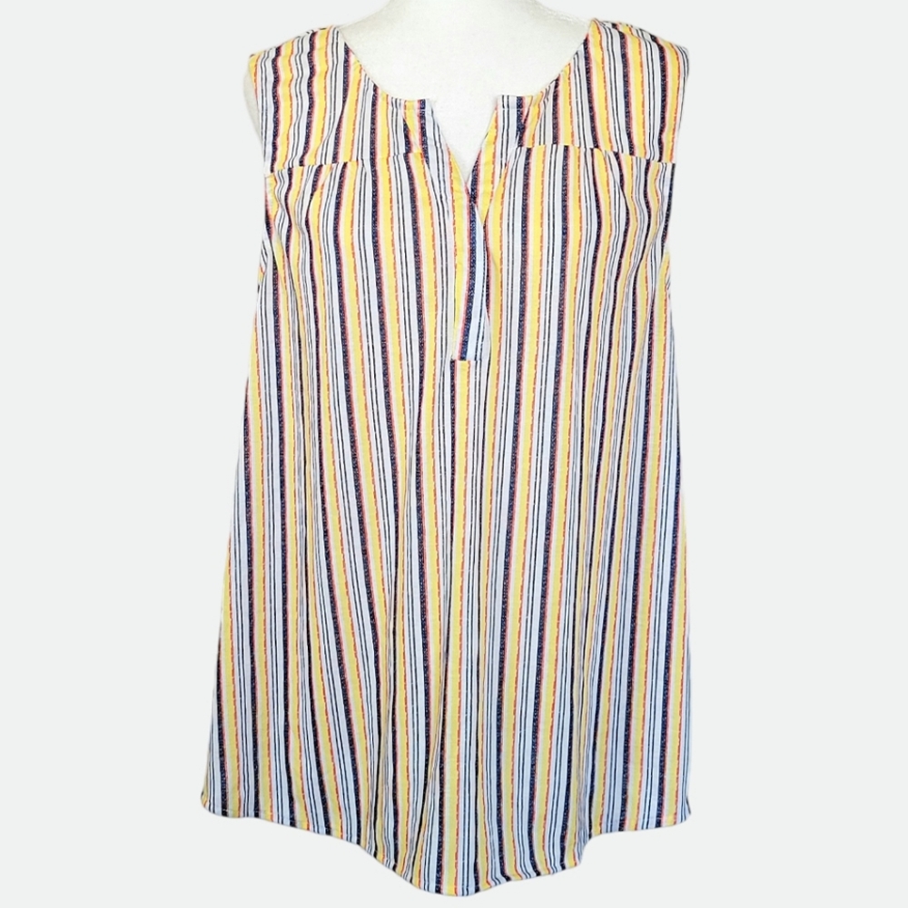 Eden & Olivia V-neck Sleeveless Button Back Top